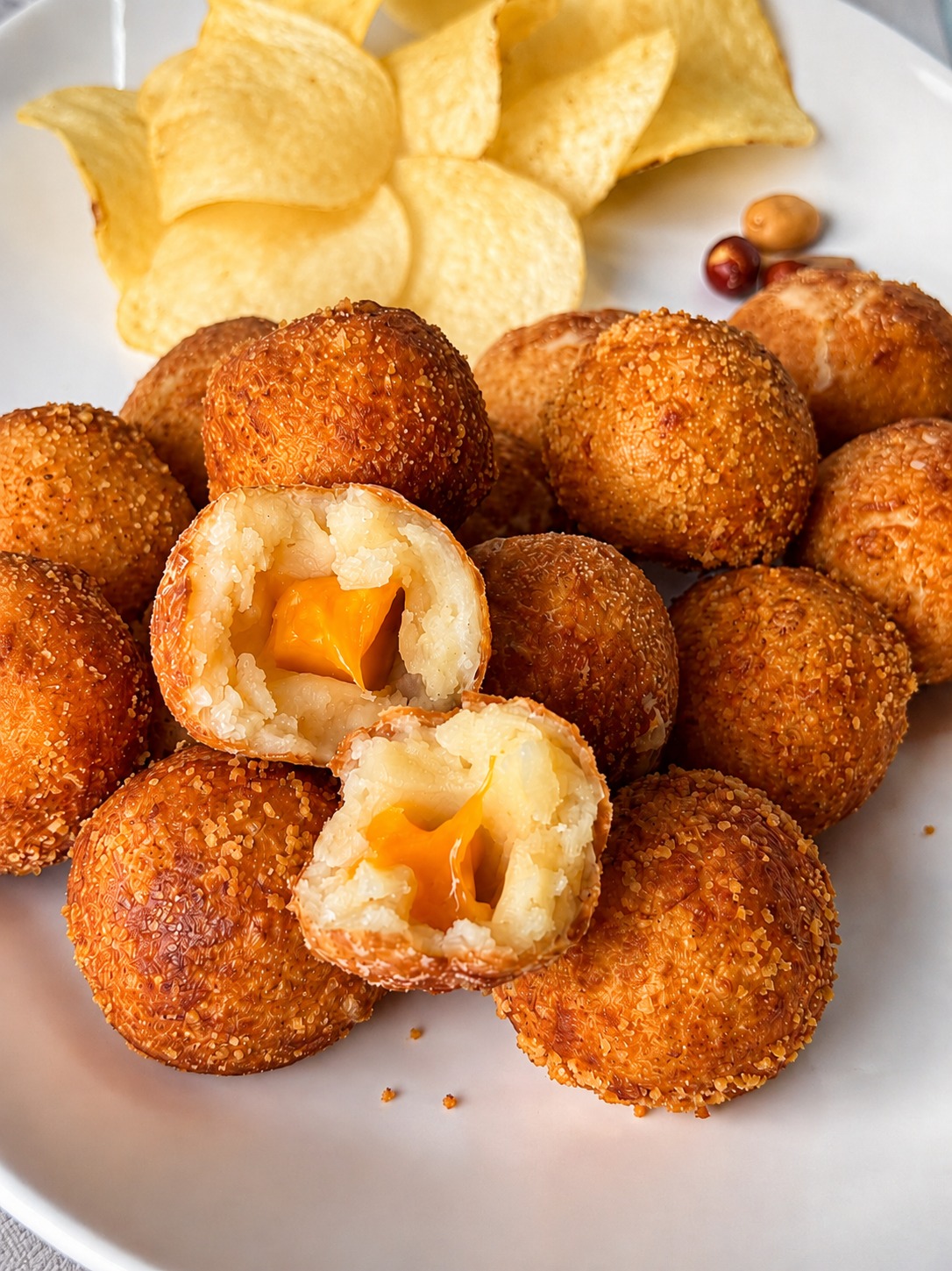 32 - Croquetas Rellenas de Cheddar
